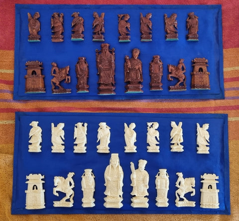 Jeu d'échec en ivoire et plateau en érable