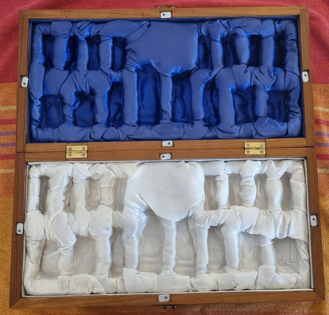 Jeu d'échec en ivoire et plateau en érable