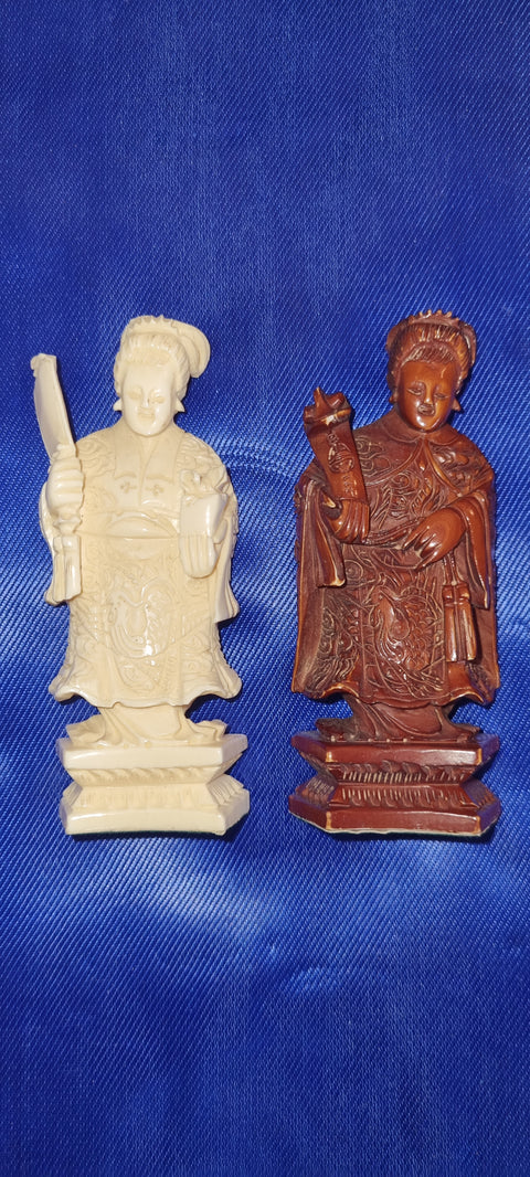 Jeu d'échec en ivoire et plateau en érable