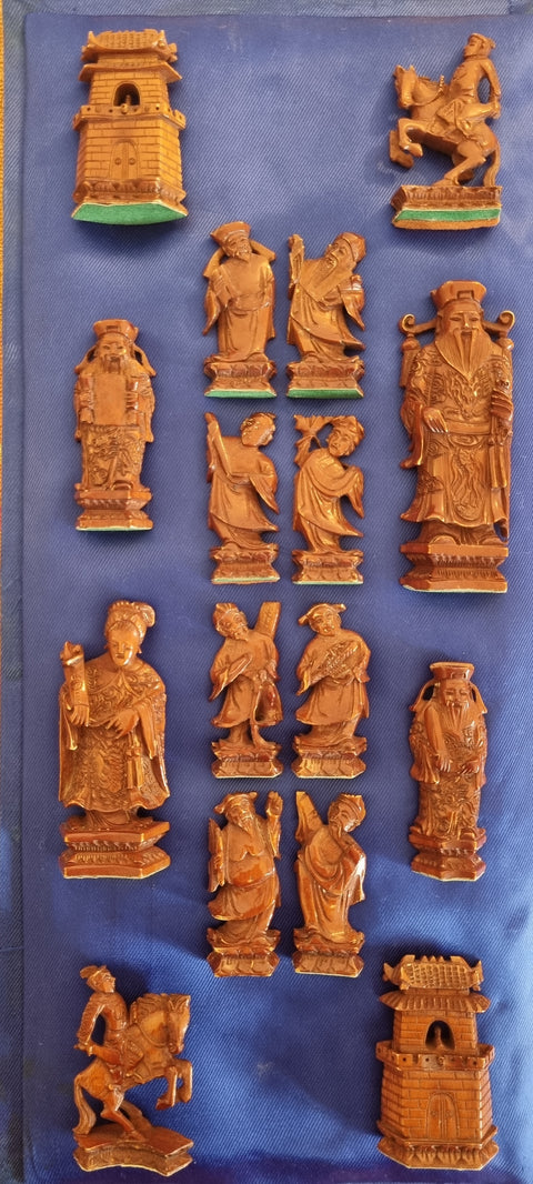 Jeu d'échec en ivoire et plateau en érable